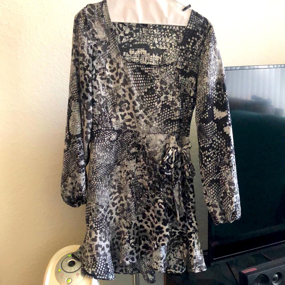 Express long sleeve gray animal print square neck ruffle hem dress S
